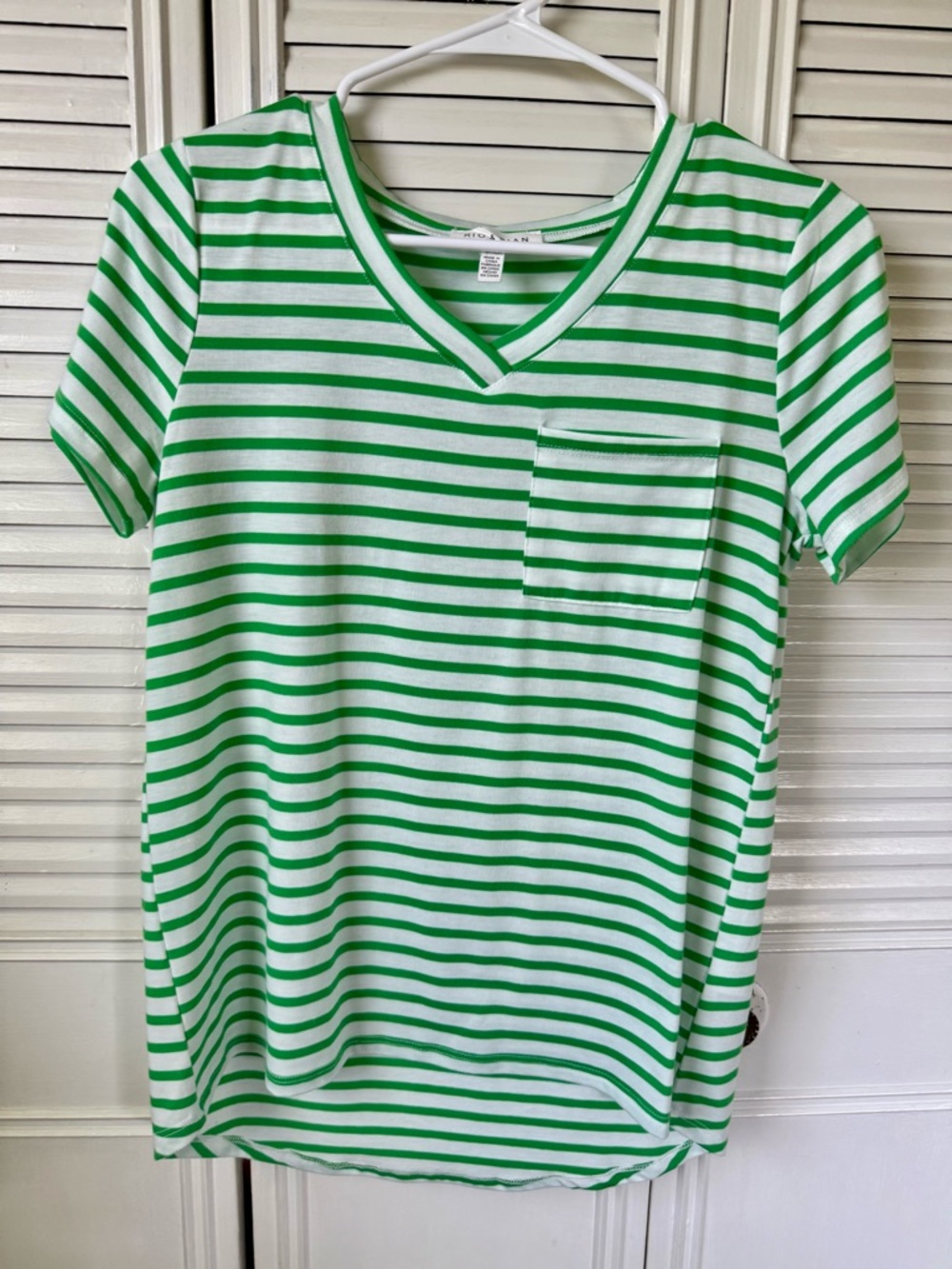 RIO & RIAN striped v-neck tee